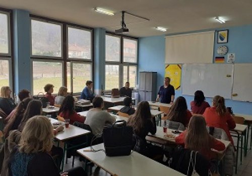 Workshop held in cooperation with the Public School 