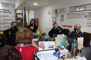 Romske zajednice, OCD i nadležne institucije trebaju zajedno da učestvuju u oblikovanju politika, strategija i inicjativa čime će direktno ojačati međusobnu saradnju kada je riječ o prevenciji dječijih ugovorenih brakova ali i zaštite od nasilja
